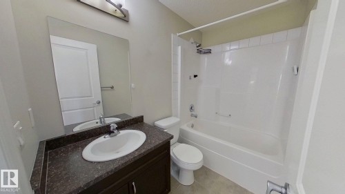 3236 17B Avenue, Edmonton, AB - Indoor Photo Showing Bathroom