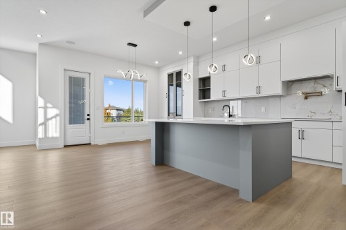 160 Edgewater Circle, Leduc, AB - Indoor Photo Showing Kitchen With Upgraded Kitchen