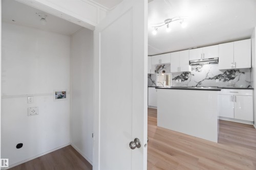 #118 305 Calahoo Road, Spruce Grove, AB - Indoor Photo Showing Kitchen