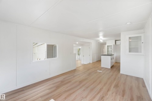 #118 305 Calahoo Road, Spruce Grove, AB - Indoor Photo Showing Other Room