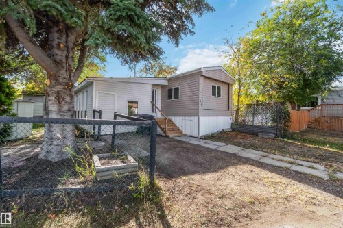 #118 305 Calahoo Road, Spruce Grove, AB - Outdoor