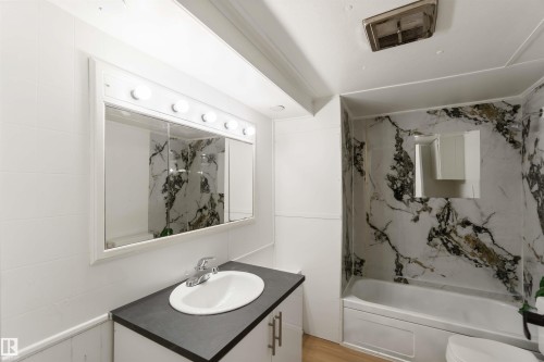 #118 305 Calahoo Road, Spruce Grove, AB - Indoor Photo Showing Other Room