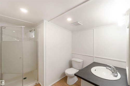 #118 305 Calahoo Road, Spruce Grove, AB - Indoor Photo Showing Bathroom