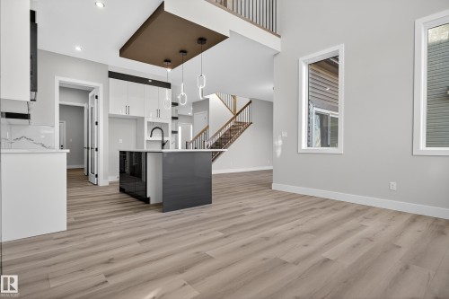474 Roberts Crescent, Leduc, AB - Indoor Photo Showing Kitchen