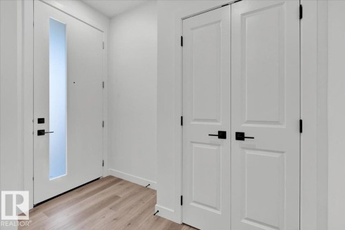 1154 Gyrfalcon Crescent, Edmonton, AB - Indoor Photo Showing Other Room