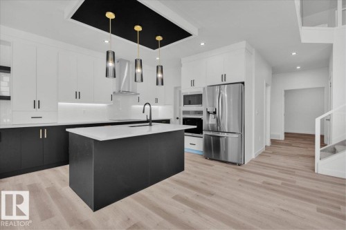 1154 Gyrfalcon Crescent, Edmonton, AB - Indoor Photo Showing Kitchen With Upgraded Kitchen