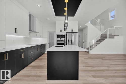 1154 Gyrfalcon Crescent, Edmonton, AB - Indoor Photo Showing Kitchen With Upgraded Kitchen
