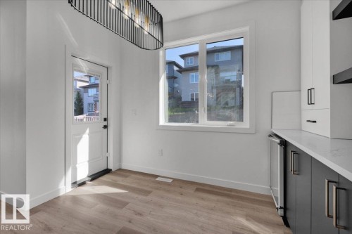1154 Gyrfalcon Crescent, Edmonton, AB - Indoor Photo Showing Other Room
