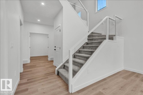 1154 Gyrfalcon Crescent, Edmonton, AB - Indoor Photo Showing Other Room