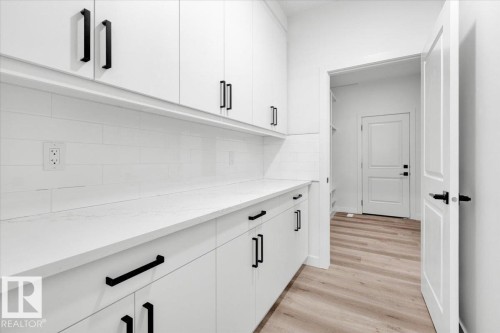 1154 Gyrfalcon Crescent, Edmonton, AB - Indoor