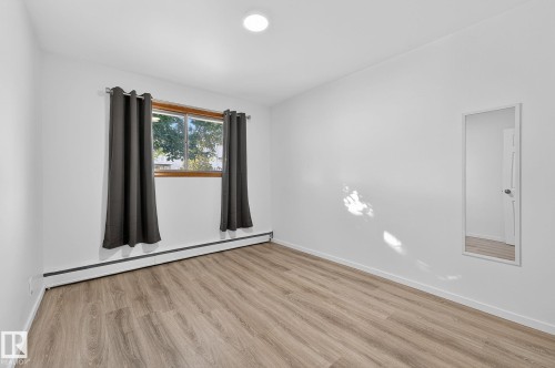 12410 134 Avenue, Edmonton, AB - Indoor Photo Showing Other Room