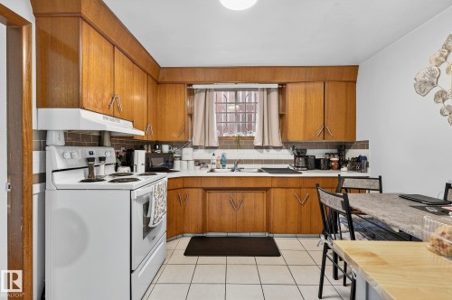 12410 134 Avenue, Edmonton, AB - Indoor Photo Showing Kitchen With Double Sink