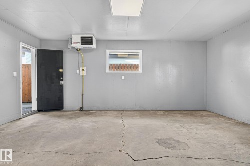12410 134 Avenue, Edmonton, AB - Indoor Photo Showing Other Room