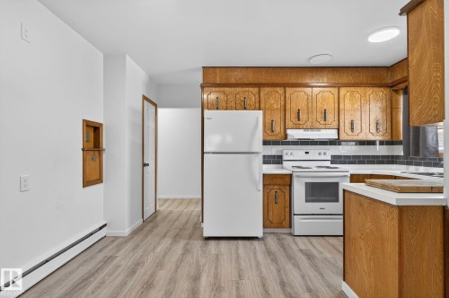 12410 134 Avenue, Edmonton, AB - Indoor Photo Showing Kitchen