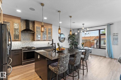 9 Brunswyck Crescent, Spruce Grove, AB - Indoor Photo Showing Kitchen With Upgraded Kitchen