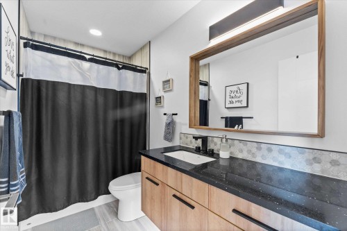 9 Brunswyck Crescent, Spruce Grove, AB - Indoor Photo Showing Bathroom