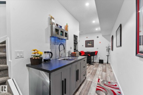 9 Brunswyck Crescent, Spruce Grove, AB - Indoor Photo Showing Kitchen