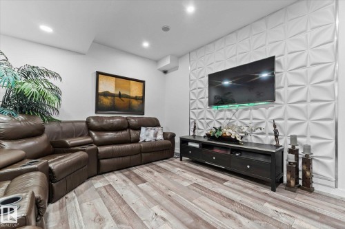 9 Brunswyck Crescent, Spruce Grove, AB - Indoor Photo Showing Living Room