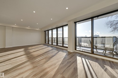 11960 100 Avenue, Edmonton, AB - Indoor Photo Showing Other Room