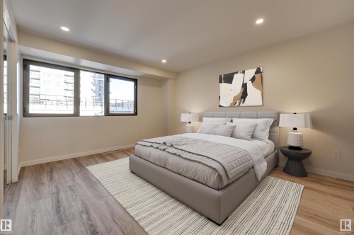 11960 100 Avenue, Edmonton, AB - Indoor Photo Showing Bedroom