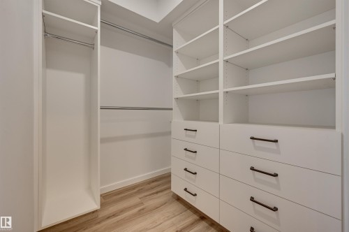 11960 100 Avenue, Edmonton, AB - Indoor With Storage