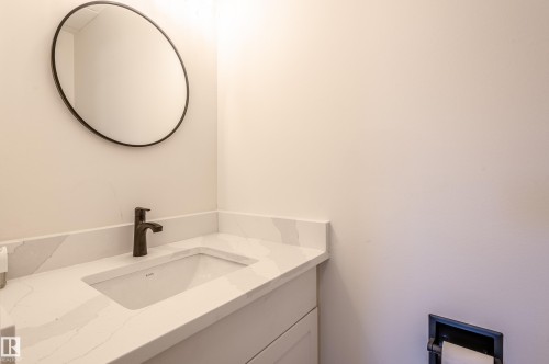 13341 47 Street, Edmonton, AB - Indoor Photo Showing Bathroom