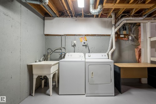 13341 47 Street, Edmonton, AB - Indoor Photo Showing Laundry Room