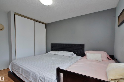 190 Clareview Road, Edmonton, AB - Indoor Photo Showing Bedroom
