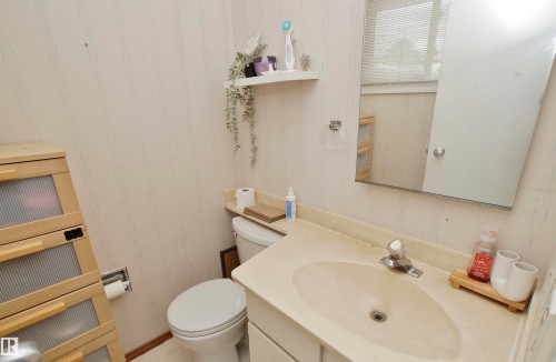 190 Clareview Road, Edmonton, AB - Indoor Photo Showing Bathroom