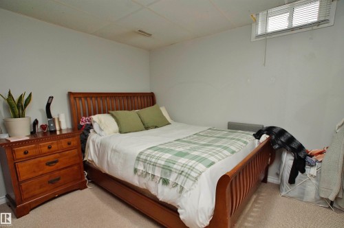 190 Clareview Road, Edmonton, AB - Indoor Photo Showing Bedroom
