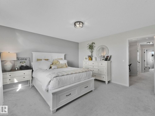 112 Santana Crescent, Fort Saskatchewan, AB - Indoor Photo Showing Bedroom