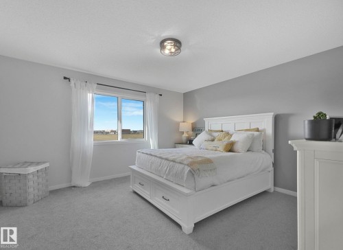 112 Santana Crescent, Fort Saskatchewan, AB - Indoor Photo Showing Bedroom