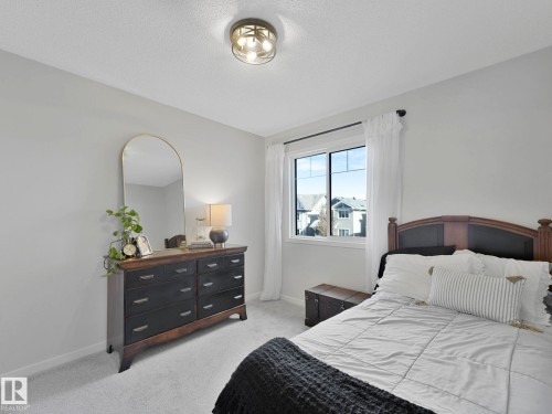 112 Santana Crescent, Fort Saskatchewan, AB - Indoor Photo Showing Bedroom