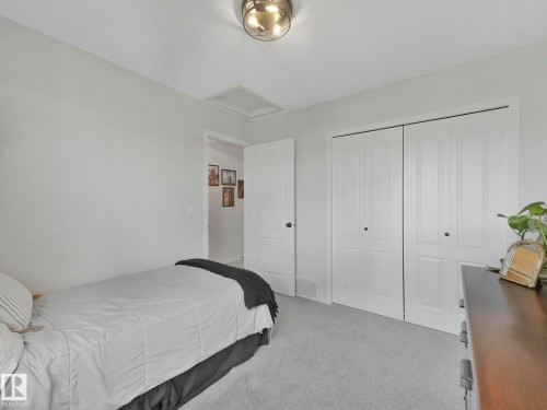 112 Santana Crescent, Fort Saskatchewan, AB - Indoor Photo Showing Bedroom