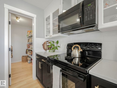 112 Santana Crescent, Fort Saskatchewan, AB - Indoor Photo Showing Kitchen