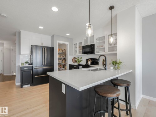 112 Santana Crescent, Fort Saskatchewan, AB - Indoor Photo Showing Kitchen With Double Sink With Upgraded Kitchen