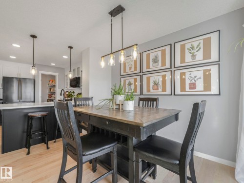 112 Santana Crescent, Fort Saskatchewan, AB - Indoor Photo Showing Dining Room