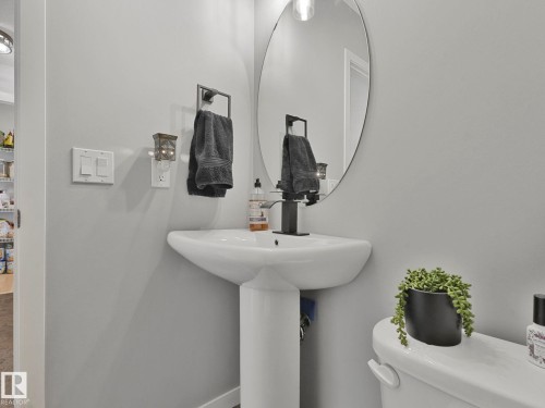 112 Santana Crescent, Fort Saskatchewan, AB - Indoor Photo Showing Bathroom