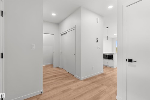 22931 80 Avenue, Edmonton, AB - Indoor Photo Showing Other Room