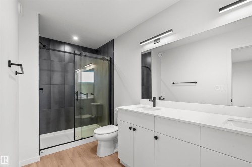 22931 80 Avenue, Edmonton, AB - Indoor Photo Showing Bathroom