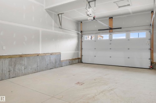 22931 80 Avenue, Edmonton, AB - Indoor Photo Showing Garage