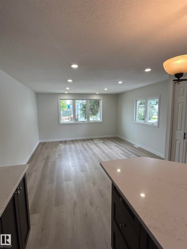 714 West Ridge Place Nw, Edmonton, AB - Indoor Photo Showing Other Room