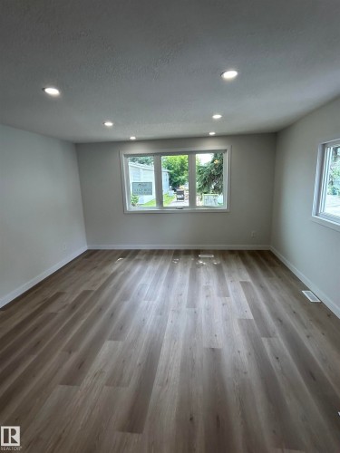 714 West Ridge Place Nw, Edmonton, AB - Indoor Photo Showing Other Room