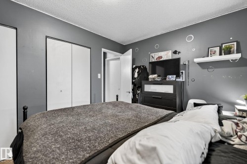11398 139 Avenue, Edmonton, AB - Indoor Photo Showing Bedroom