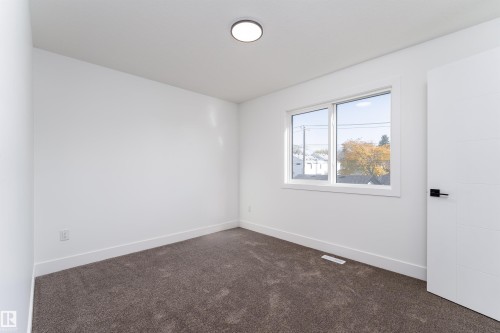 12031 124 Street, Edmonton, AB - Indoor Photo Showing Other Room
