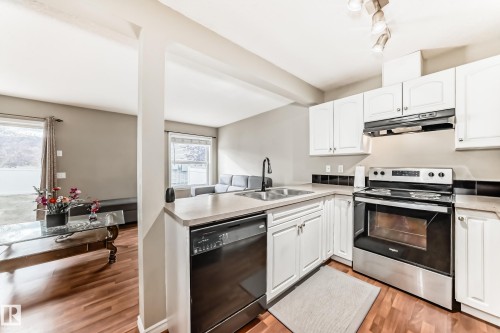 72 230 Edwards Drive, Edmonton, AB - Indoor Photo Showing Kitchen With Double Sink