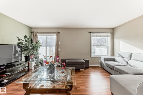 72 230 Edwards Drive, Edmonton, AB - Indoor Photo Showing Living Room