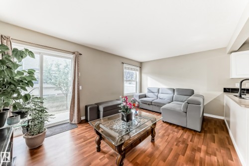 72 230 Edwards Drive, Edmonton, AB - Indoor Photo Showing Living Room