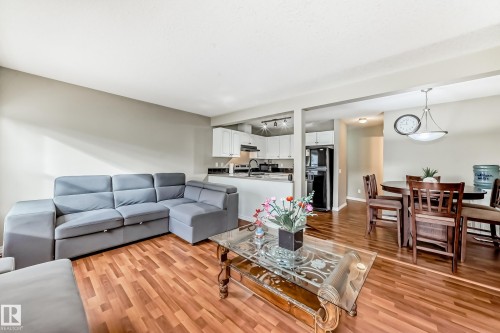 72 230 Edwards Drive, Edmonton, AB - Indoor Photo Showing Living Room