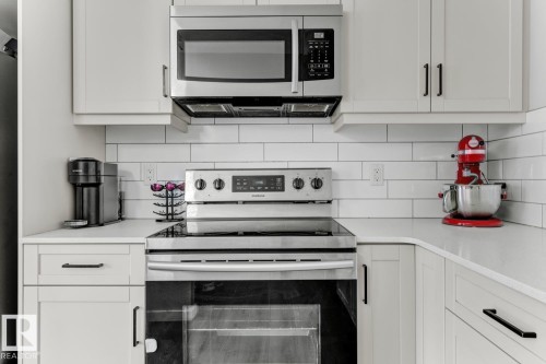 114 1304 Rutherford Rd, Edmonton, AB - Indoor Photo Showing Kitchen